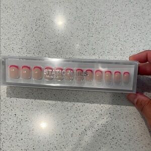 Static Nails Reusable Pop-On Manicure